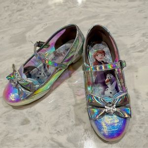 Frozen iridescent heeled dress shoes size 12 Toddler